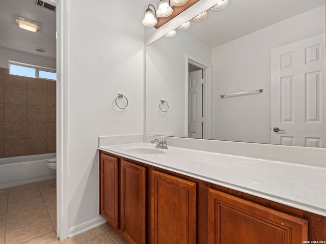 703 STABLE GLEN DR, San Antonio, TX 78245