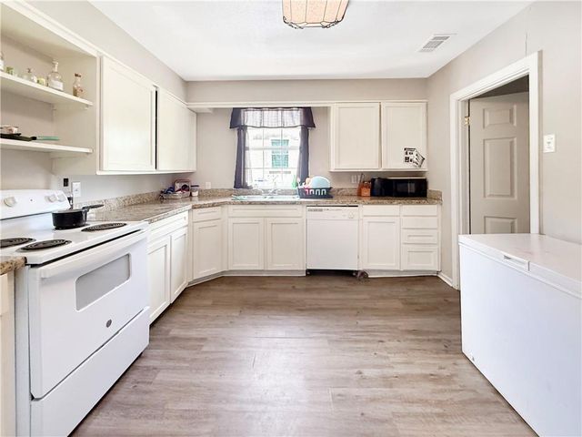 917 KINGS Road, Leesville, LA 71446