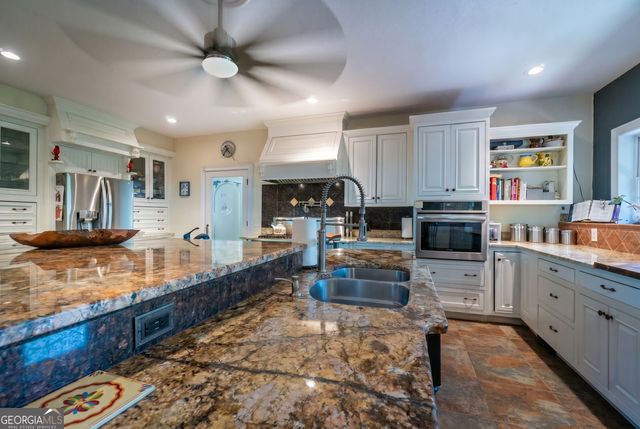 69 Greystone Drive, Cleveland, GA 30528