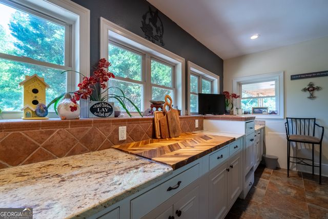 69 Greystone Drive, Cleveland, GA 30528