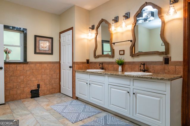 69 Greystone Drive, Cleveland, GA 30528