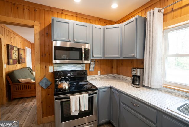 69 Greystone Drive, Cleveland, GA 30528