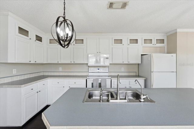 10724 PATHFINDER TRAIL, Lakeland, FL 33809