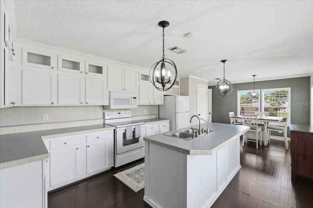 10724 PATHFINDER TRAIL, Lakeland, FL 33809