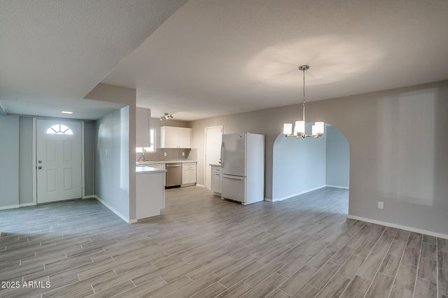 4249 W TOWNLEY Avenue, Phoenix, AZ 85051