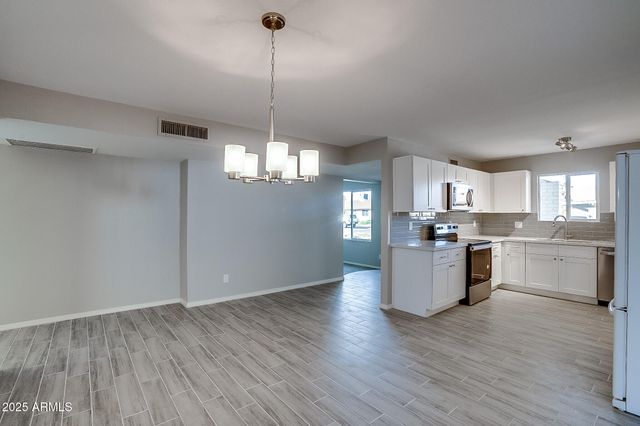 4249 W TOWNLEY Avenue, Phoenix, AZ 85051