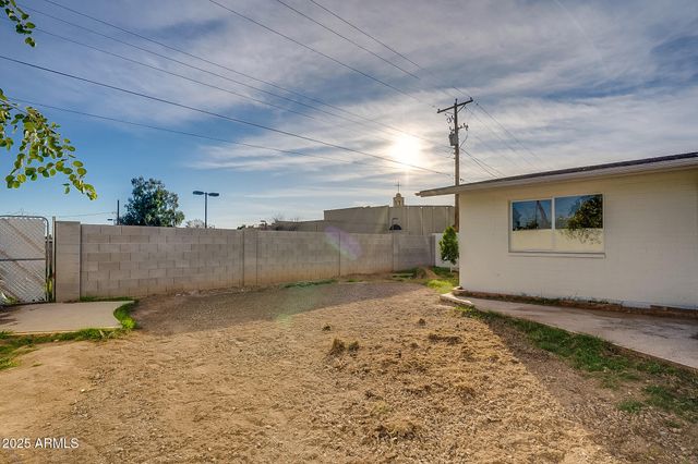 4249 W TOWNLEY Avenue, Phoenix, AZ 85051