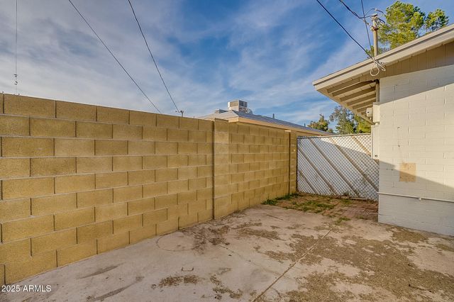 4249 W TOWNLEY Avenue, Phoenix, AZ 85051
