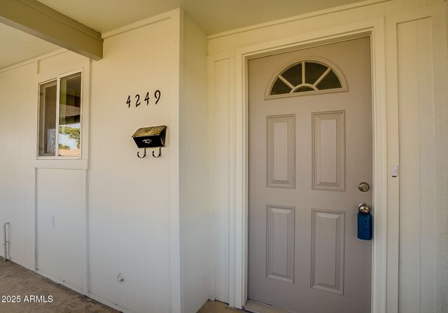 4249 W TOWNLEY Avenue, Phoenix, AZ 85051