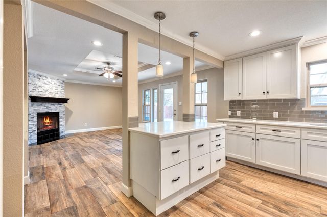 810 Vogel DR, Lockhart, TX 78644