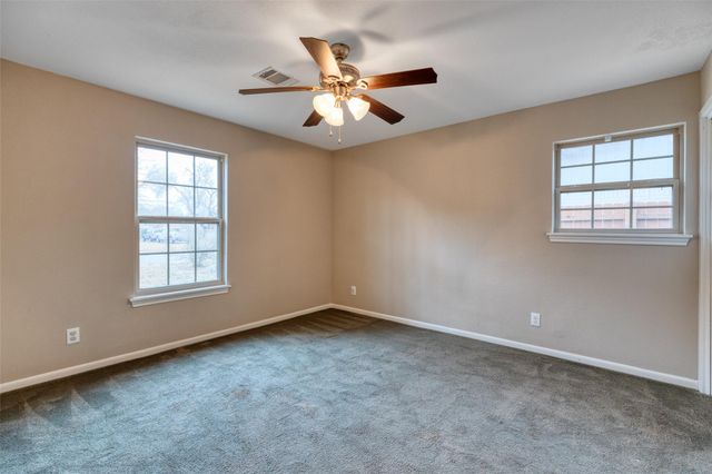 810 Vogel DR, Lockhart, TX 78644