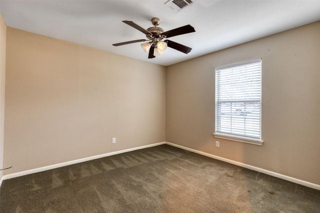 810 Vogel DR, Lockhart, TX 78644