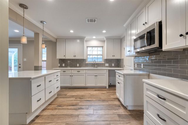 810 Vogel DR, Lockhart, TX 78644