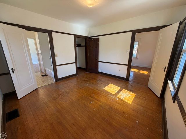 33 High Street, Mt Clemens, MI 48043