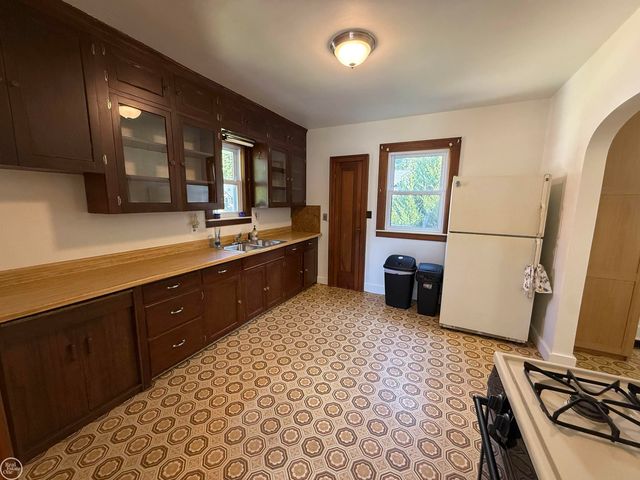 33 High Street, Mt Clemens, MI 48043