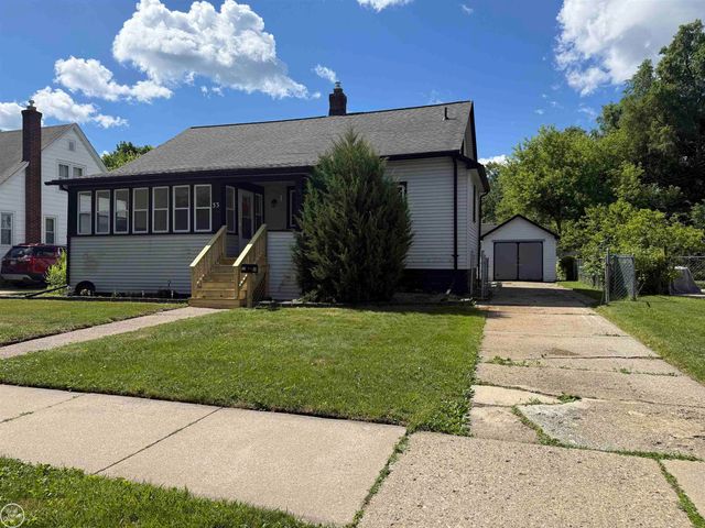 33 High Street, Mt Clemens, MI 48043