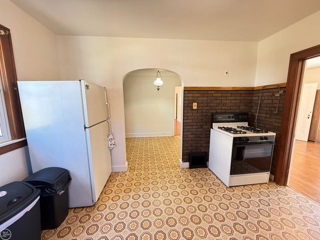 33 High Street, Mt Clemens, MI 48043