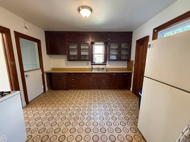 33 High Street, Mt Clemens, MI 48043