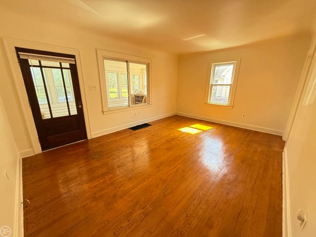 33 High Street, Mt Clemens, MI 48043