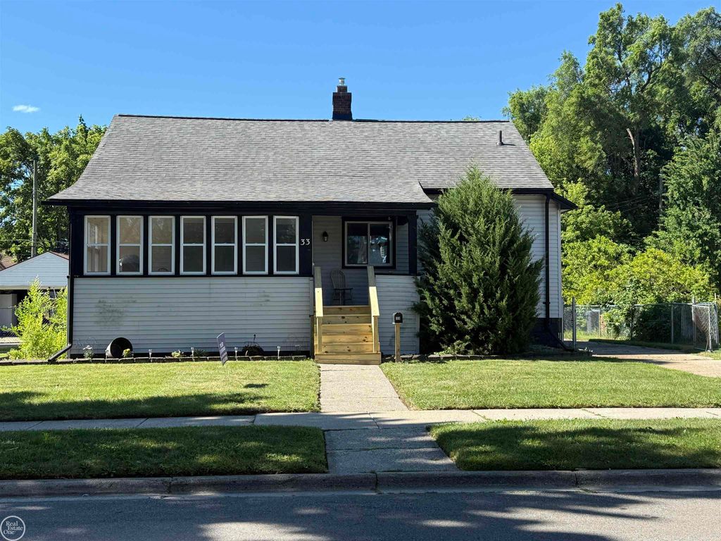 33 High Street, Mt Clemens, MI 48043