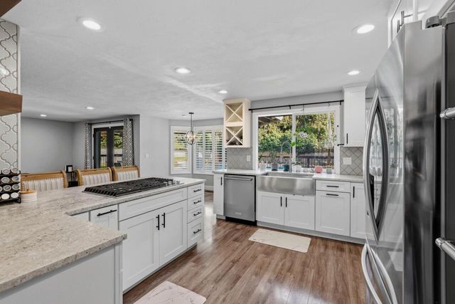 2374 Fairfield Drive, Medford, OR 97504