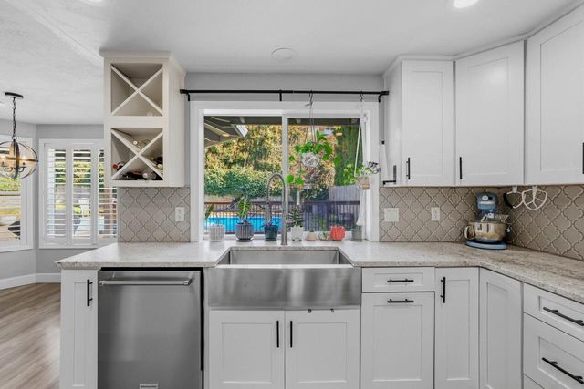 2374 Fairfield Drive, Medford, OR 97504