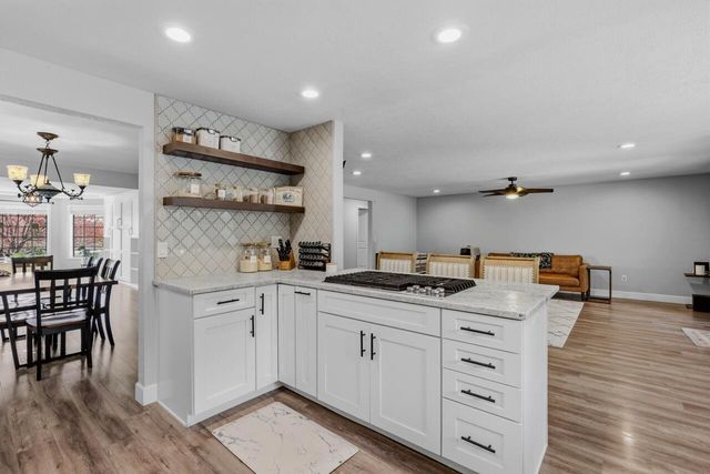 2374 Fairfield Drive, Medford, OR 97504