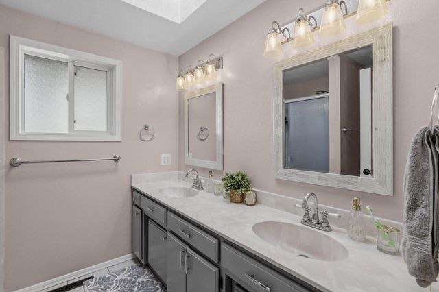 2374 Fairfield Drive, Medford, OR 97504