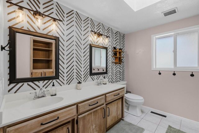 2374 Fairfield Drive, Medford, OR 97504