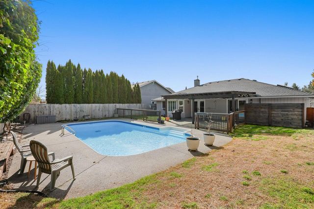 2374 Fairfield Drive, Medford, OR 97504