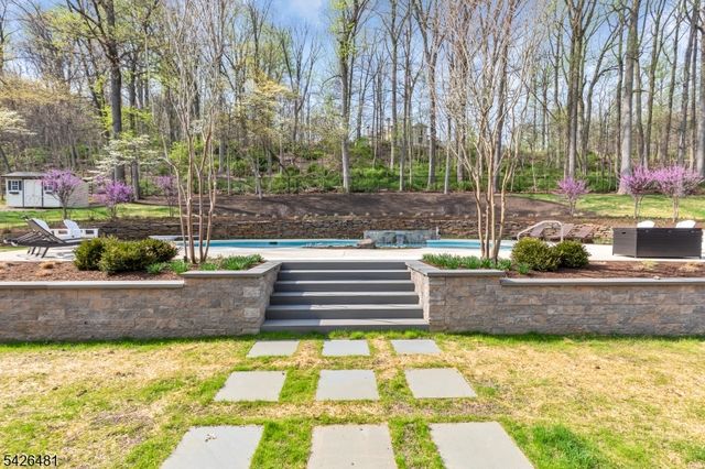 5 Cotswold Ln, Warren Twp., NJ 07059