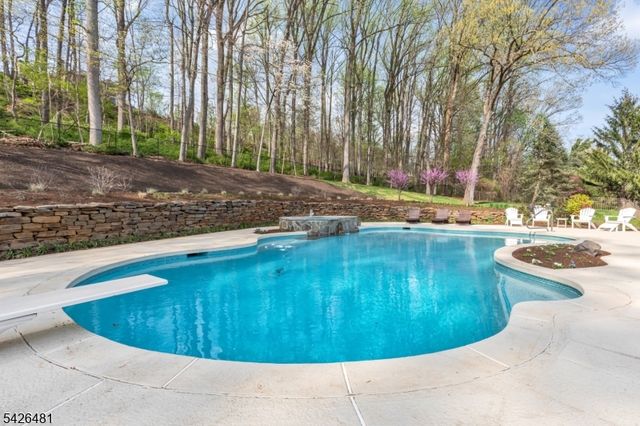 5 Cotswold Ln, Warren Twp., NJ 07059