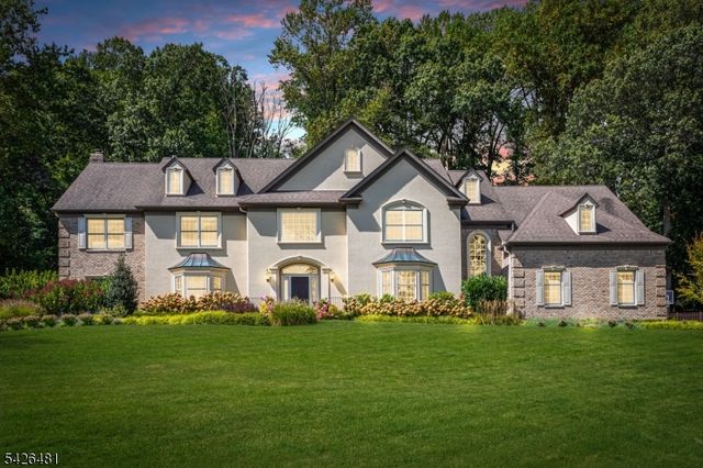 5 Cotswold Ln, Warren Twp., NJ 07059