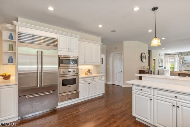 5 Cotswold Ln, Warren Twp., NJ 07059