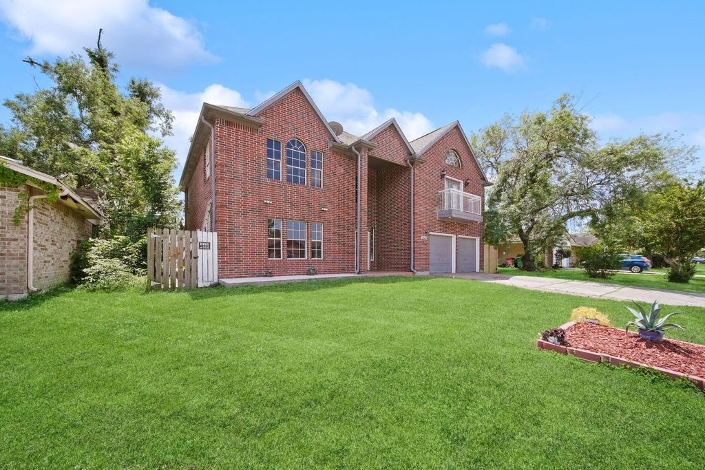 11642 Borderwood Drive, Houston, TX 77013