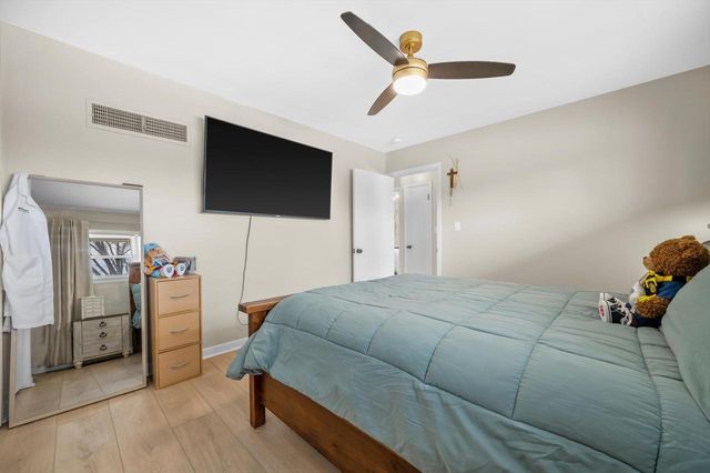 837 S 121st STREET, West Allis, WI 53214