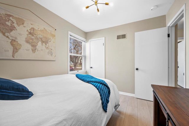 837 S 121st STREET, West Allis, WI 53214