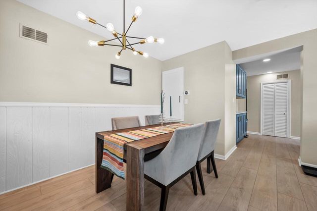 837 S 121st STREET, West Allis, WI 53214