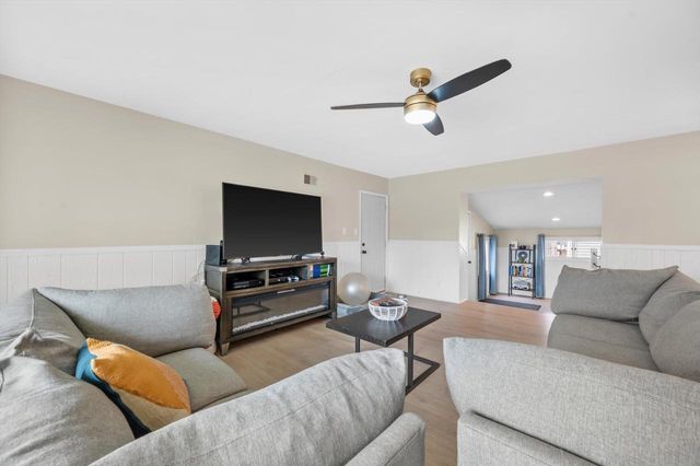 837 S 121st STREET, West Allis, WI 53214