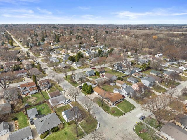 837 S 121st STREET, West Allis, WI 53214