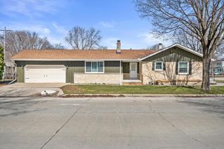 837 S 121st STREET, West Allis, WI 53214
