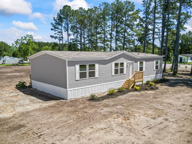 109 G P Smith Ave., Longs, SC 29568