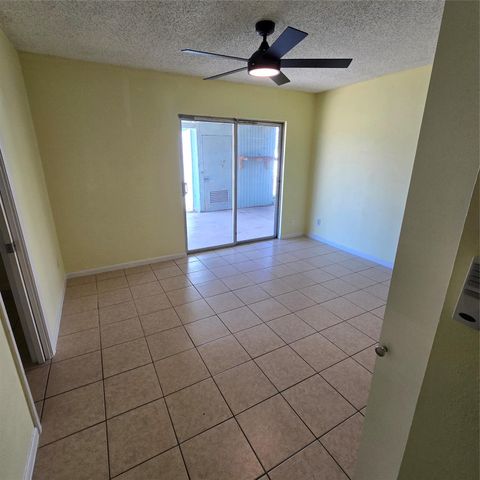 208 NW River RD, Martindale, TX 78655