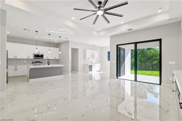 1561 NW 26th PL, Cape Coral, FL 33993