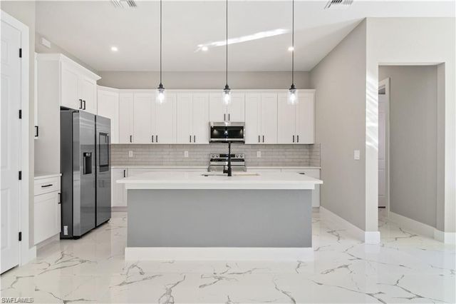 1561 NW 26th PL, Cape Coral, FL 33993