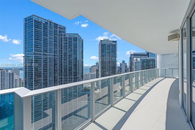200 Biscayne Boulevard Way 3707, Miami, FL 33131