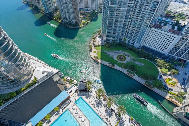 200 Biscayne Boulevard Way 3707, Miami, FL 33131