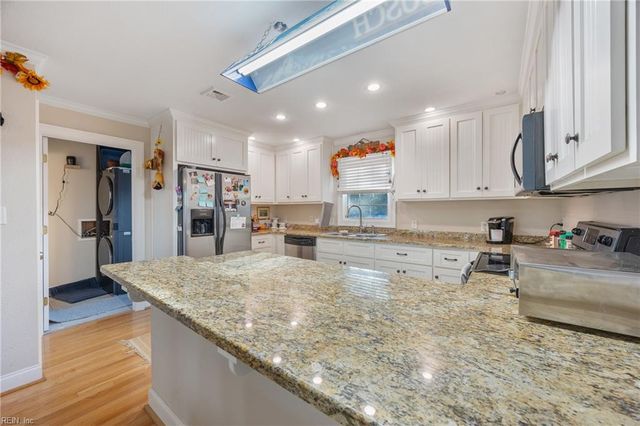 5604 Holly Rd # B, Virginia Beach, VA 23451