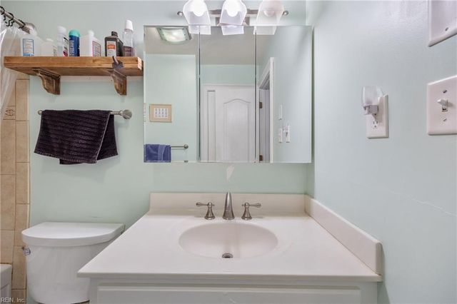 5604 Holly Rd # B, Virginia Beach, VA 23451