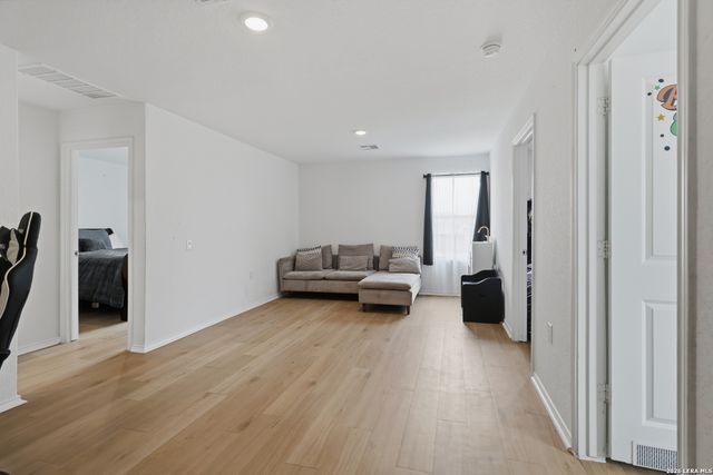 11931 Fuzzy Path, San Antonio, TX 78221